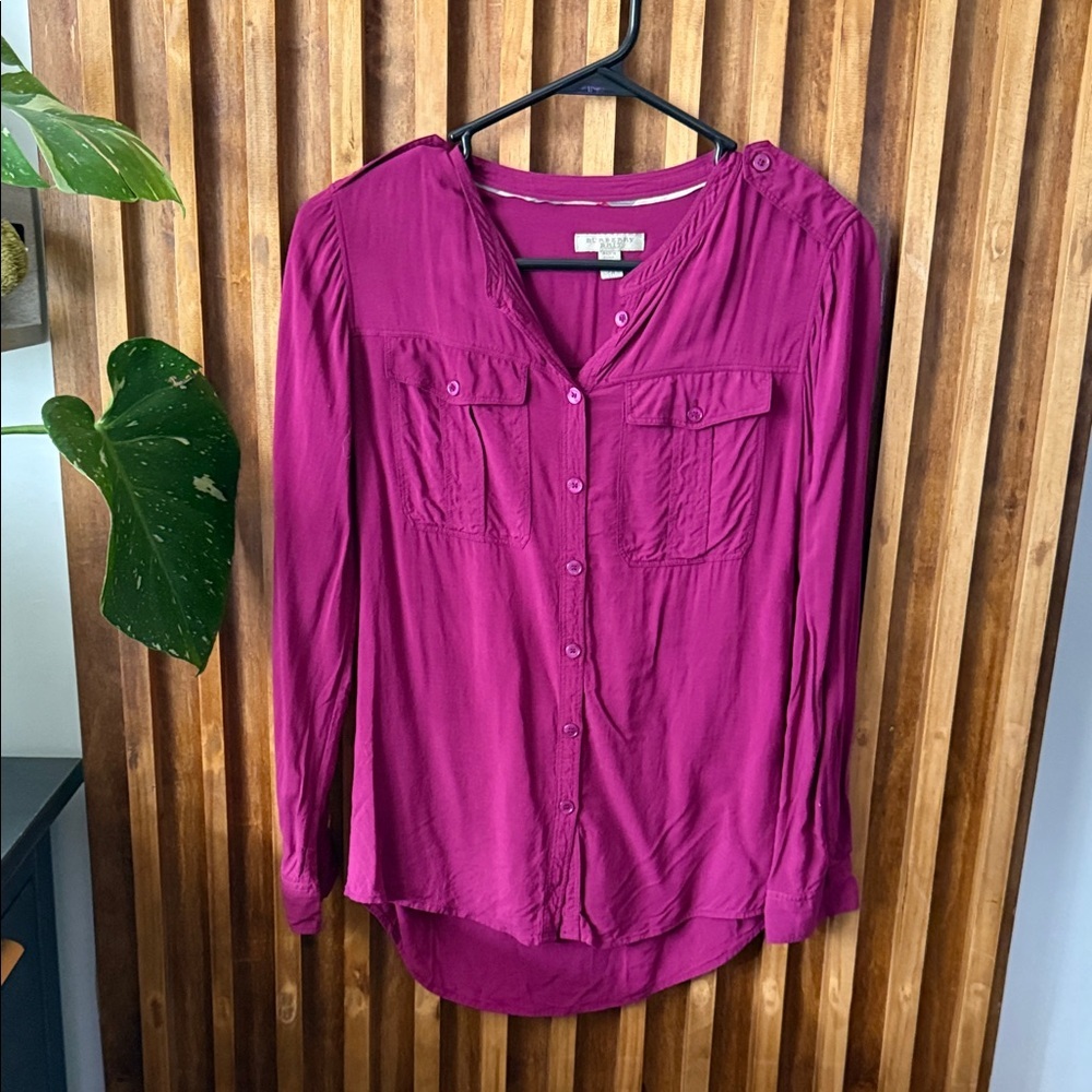 Burberry Brit Solid Voile Blouse Buttoned Front. XS - Picture 2 of 8